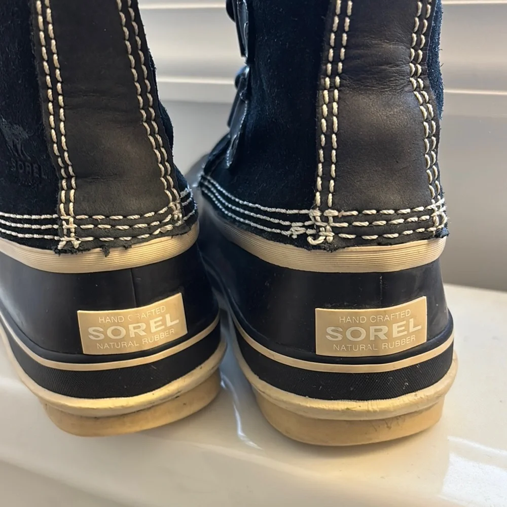 Sorel Black and Tan Lace Up Boots with Faux Fur Trim - Picture 3 of 4